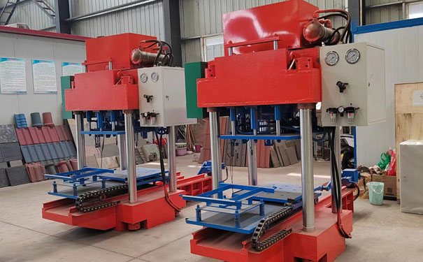 水磨石磚機多少錢一臺?其價格因型號、規(guī)格因素而有所差異